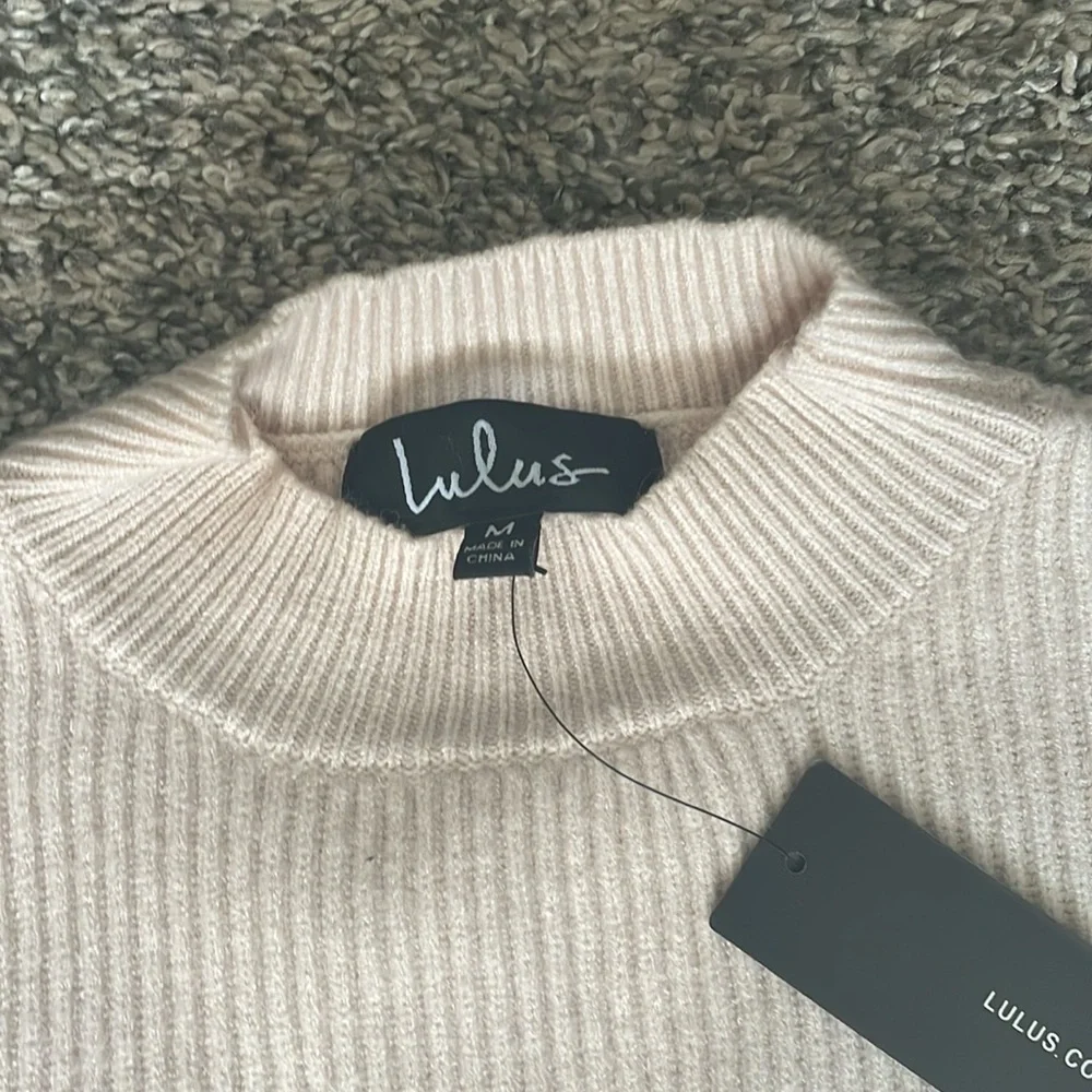 Lulus cropped sweater - Picture 2 of 3